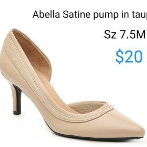 Abella satin pump in taupe